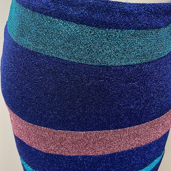 Three floor skirt - Picture 4 of 8